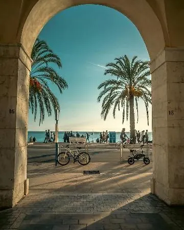 Spacious 3 Close To Tram And Amenities