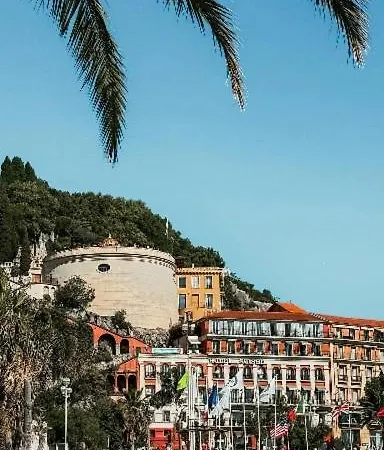 Spacious 3 Close To Tram And Amenities