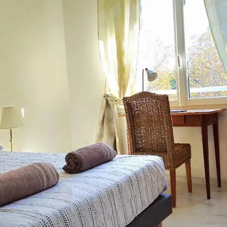 Spacious 3 Close To Tram And Amenities ניס