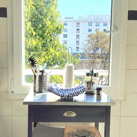 Spacious 3 Close To Tram And Amenities דירה