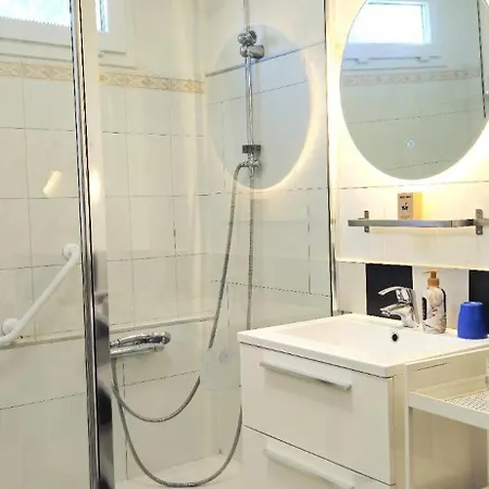 דירה Spacious 3 Close To Tram And Amenities ניס