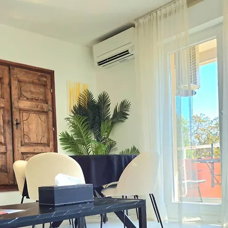 דירה Spacious 3 Close To Tram And Amenities *