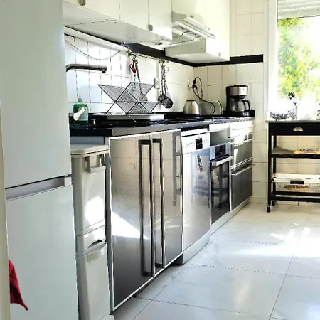 Spacious 3 Close To Tram And Amenities 公寓 *